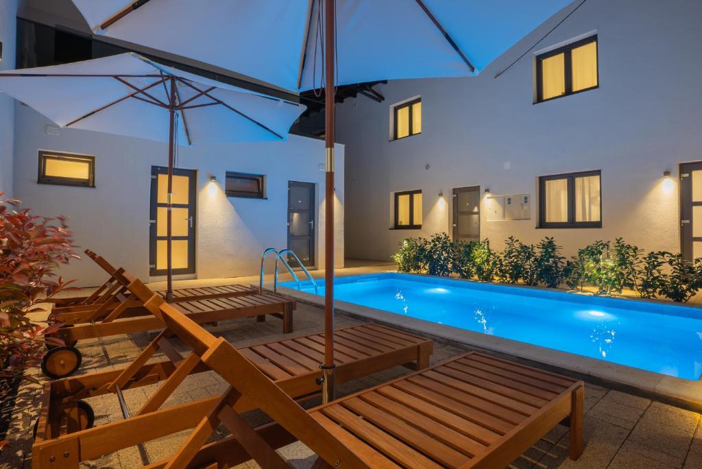 Πισίνα στο ή κοντά στο Goldberg Apartments Osijek