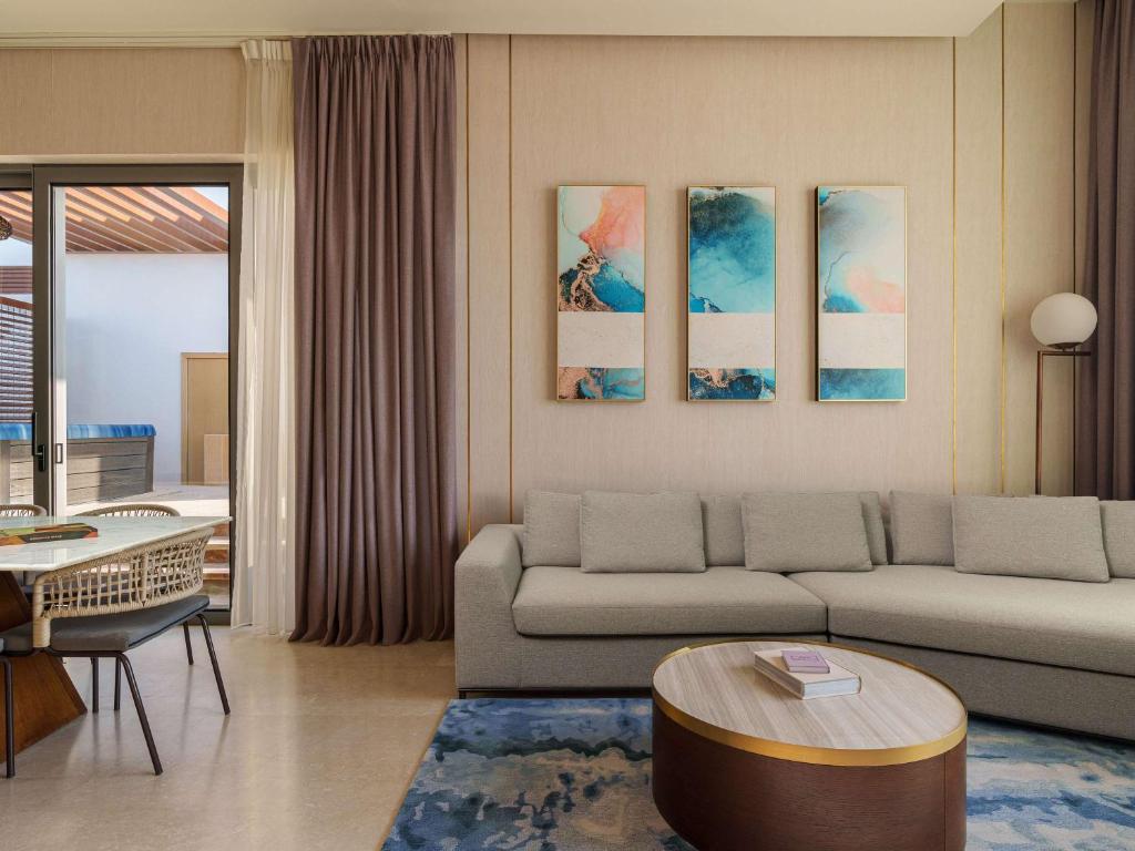 Posezení v ubytování Rixos Premium Qetaifan Island North