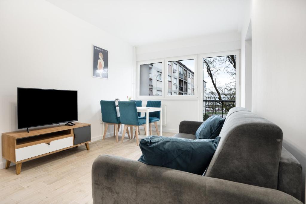 Zagreb 286 - 2 Bedroom Apartment - Balcony - WiFi - Keybox entry
