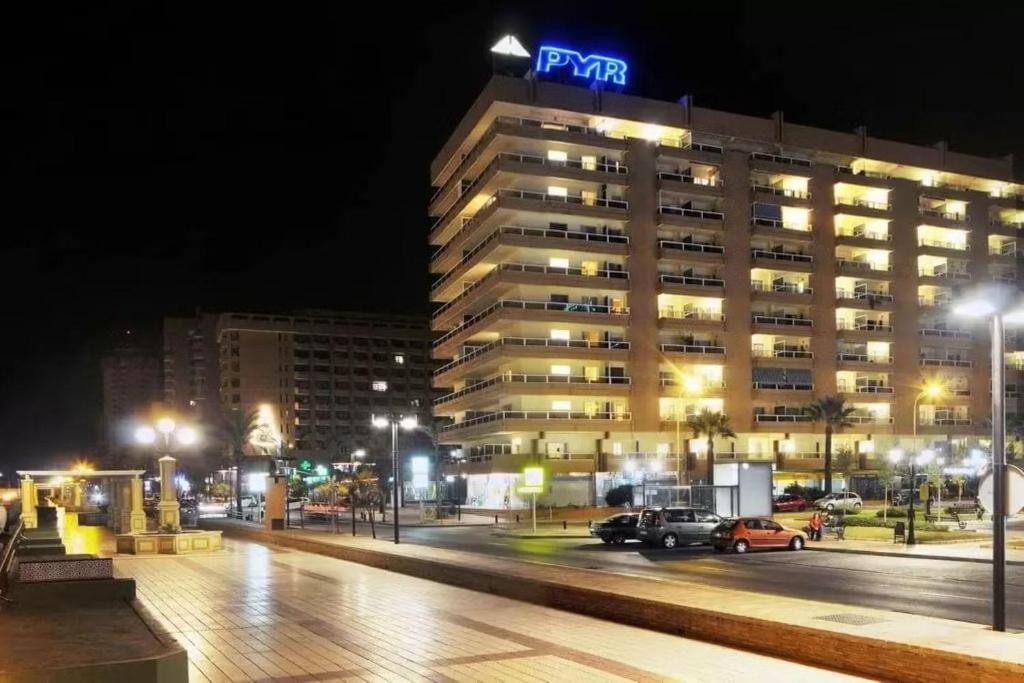 Gallery image of Flat in Fuengirola Hotel PYR in Fuengirola