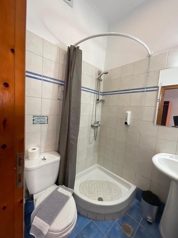 Koupelna v ubytování Piraeus Acropole Hotel