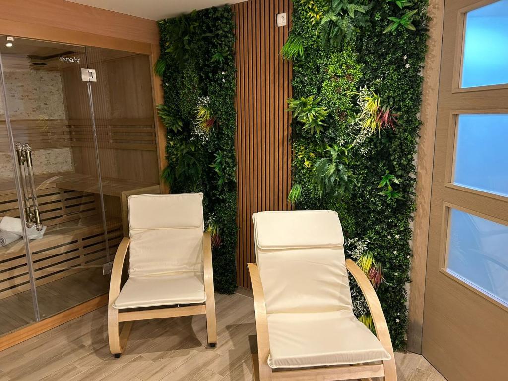 Fotografia z galérie ubytovania Villa Amfora with heated pool, wellness and tennis v destinácii Knežević