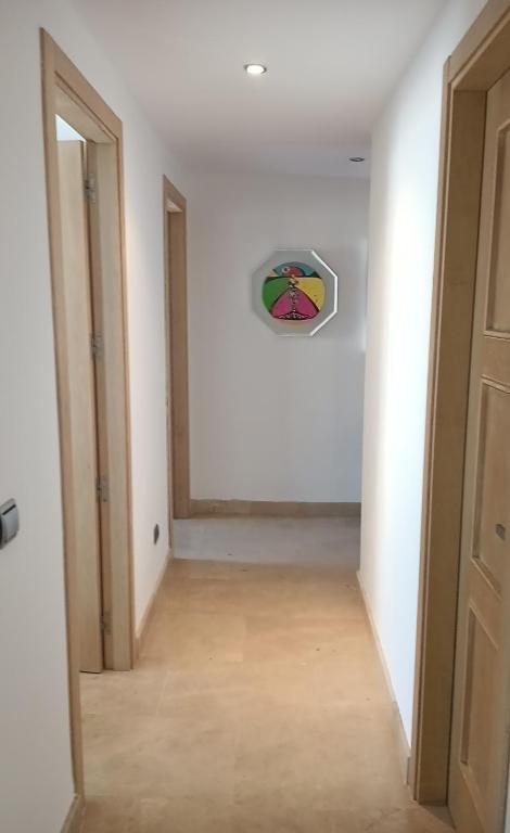Kép Lovely apartment with pool & sea views - Marina Del Castillo 2129 szállásáról Manilvában a galériában