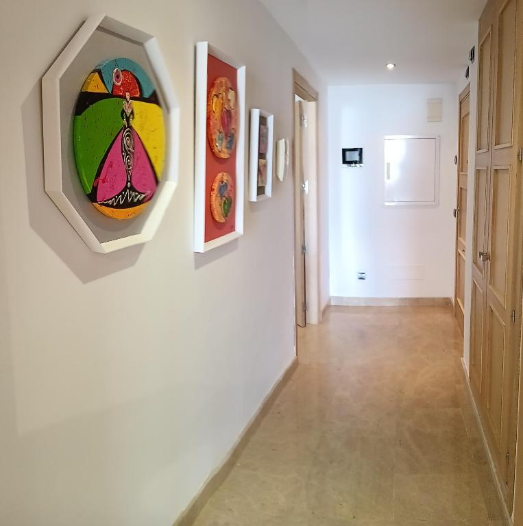 Kép Lovely apartment with pool & sea views - Marina Del Castillo 2129 szállásáról Manilvában a galériában