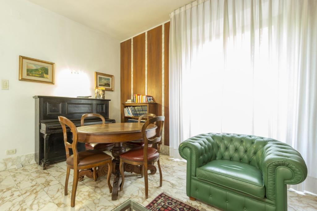 Un lugar para sentarse en Hotel Roma