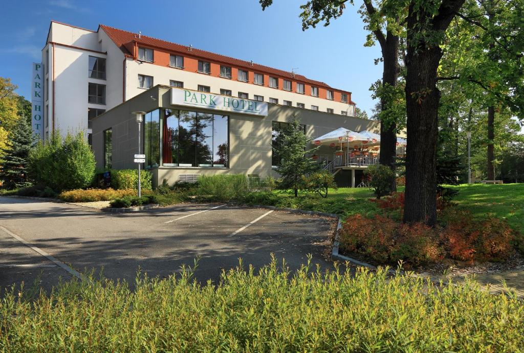 Zahrada ubytování LH Parkhotel Hluboka Nad Vltavou Congress & Wellness