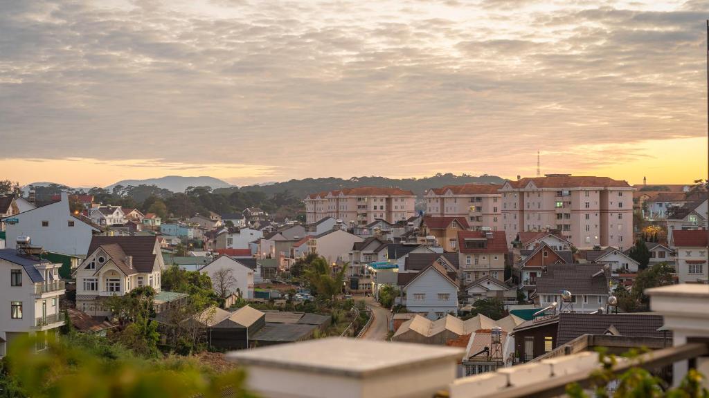 Nespecifikovaný výhled na destinaci Dalat nebo výhled na město při pohledu z hotelu