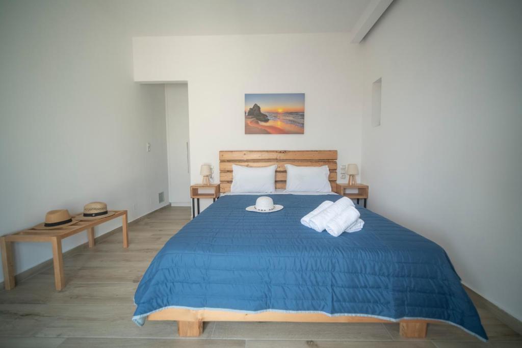 Postel nebo postele na pokoji v ubytování Elixrysos Apartment 1