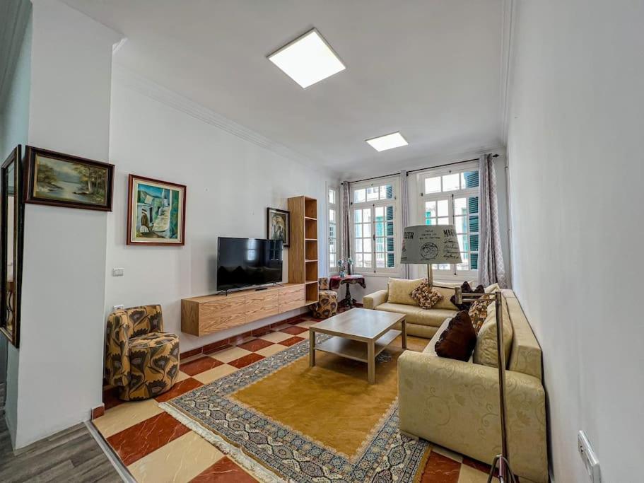 TV a/nebo společenská místnost v ubytování Hogar en el corazón de Tetuán