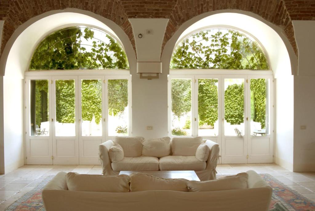 A seating area at Relais Masseria Cardillo
