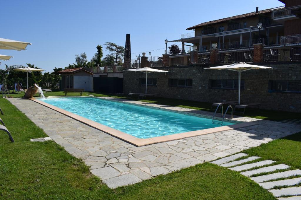 Bazén v ubytování Agriturismo Le Arcate nebo v jeho okolí