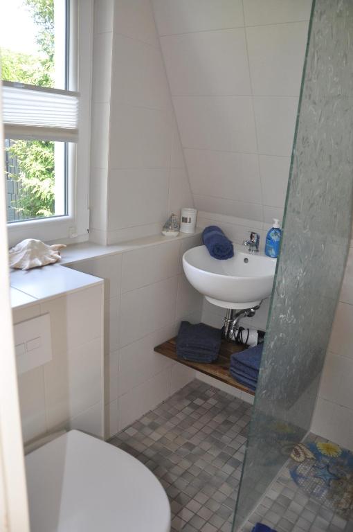 Koupelna v ubytování Ferienhaus nähe Warnemünde