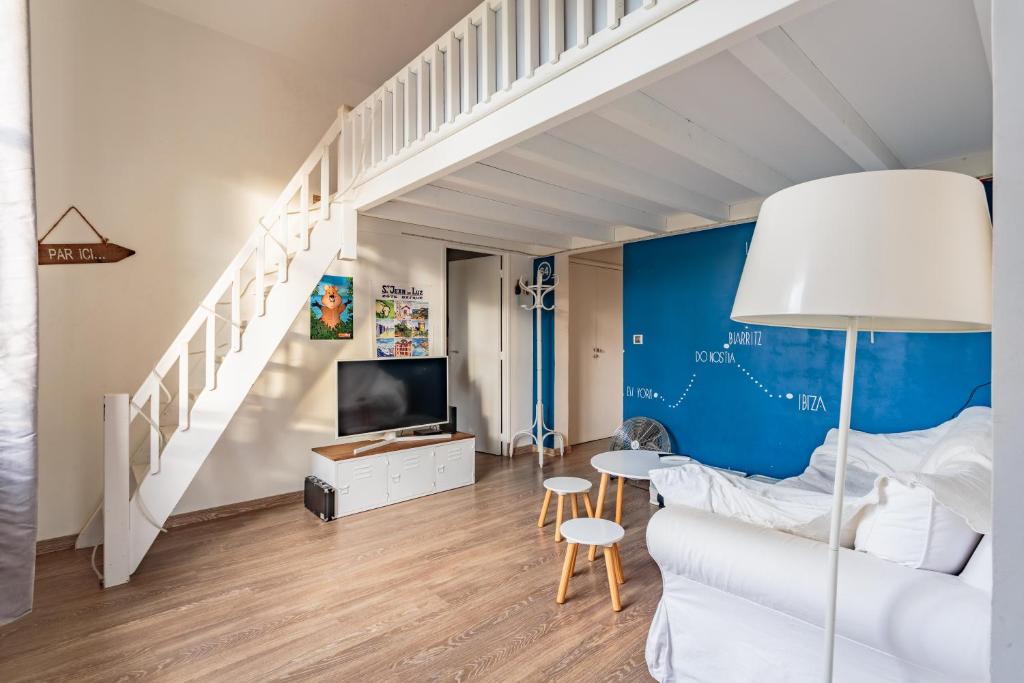 Photo de la galerie de l'établissement AILLET A 800 m de la plage et 200 des commerces, à Biarritz