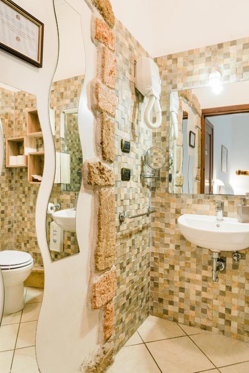 A bathroom at La Marmora