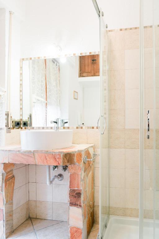 A bathroom at La Marmora