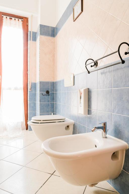 A bathroom at La Marmora