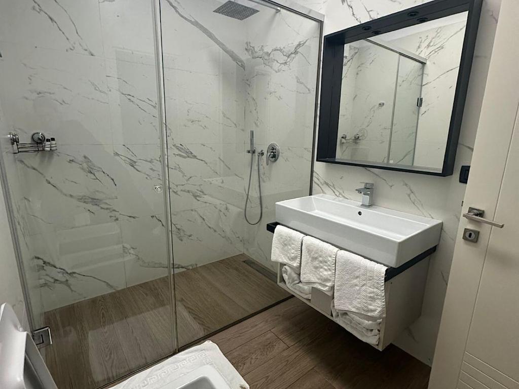 Koupelna v ubytování Hotel Vila Tirana