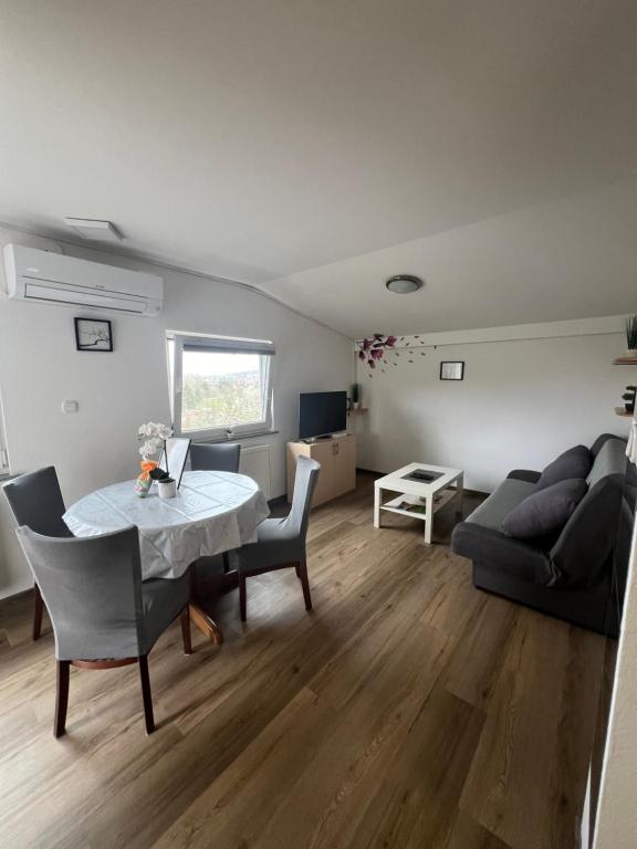apartma Golovec - 