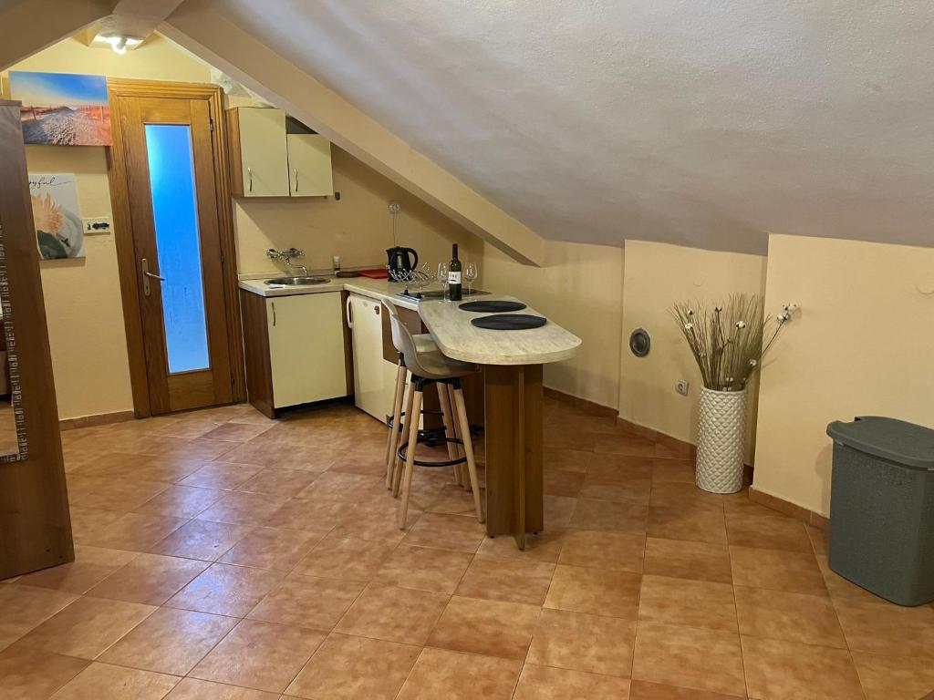 Kuchyň nebo kuchyňský kout v ubytování Apartments Kotor Old Town