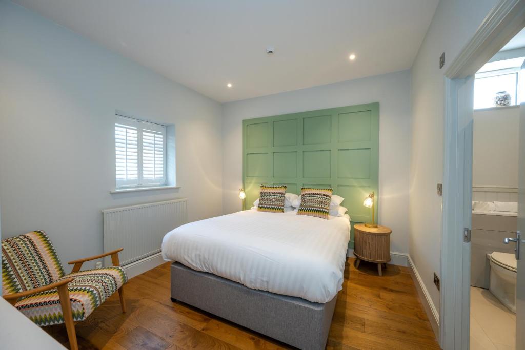 The Golden Lion Hotel - 