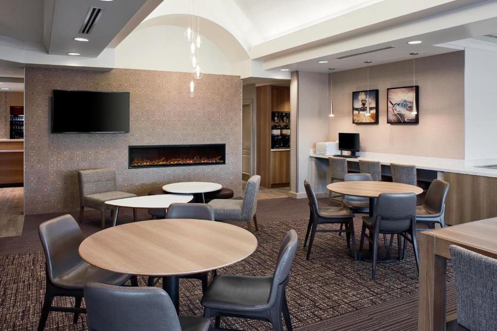 Residence Inn by Marriott Mississauga-Airport Corporate Centre West - Resim 10