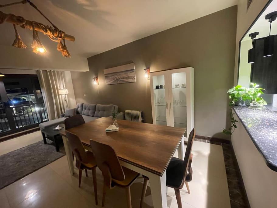 Posezení v ubytování Brand new duplex in Porto Cairo