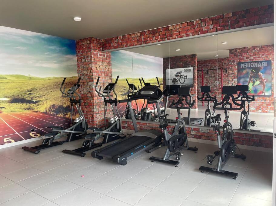 Spordikeskus ja/või sportimisvõimalused majutusasutuses Excelente apartamento