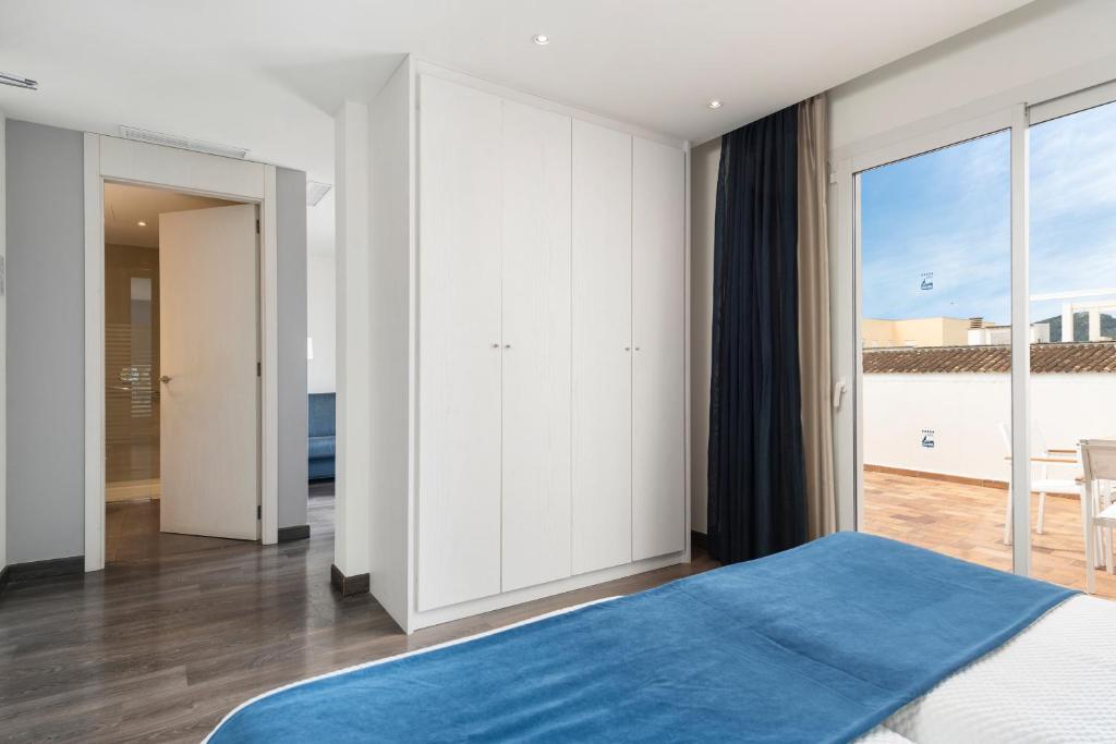 Hotel Cala Bona - Superior Suite With City View