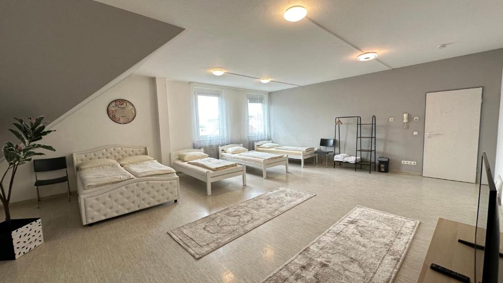 Moderne Appartement tesisinde bir oturma alanı