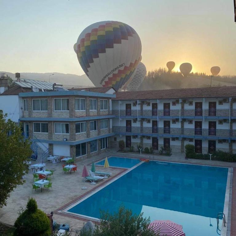 Bazén v ubytování Uyum Hotel nebo v jeho okolí