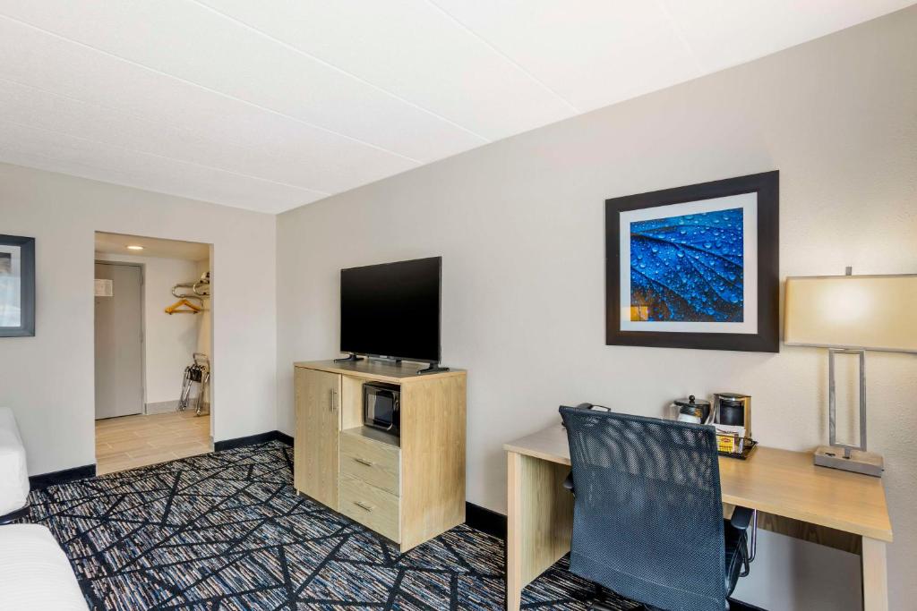 Best Western Westgate Inn - Queen Room With Two Queen Beds - Non-Smoking