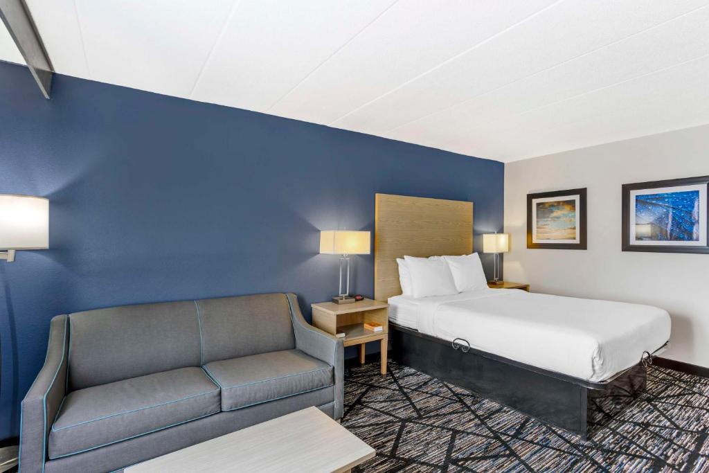 Best Western Westgate Inn - Queen Room With Sofa Bed - Non-Smoking