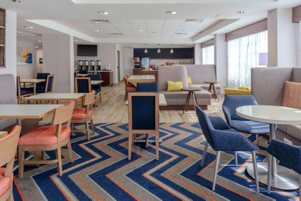 Hampton Inn Sarasota I-75 Bee Ridge photo