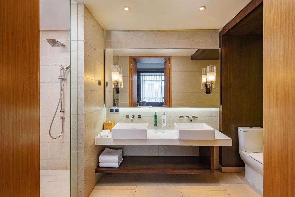 Koupelna v ubytování Hilton Garden Inn Shenzhen Bao'an