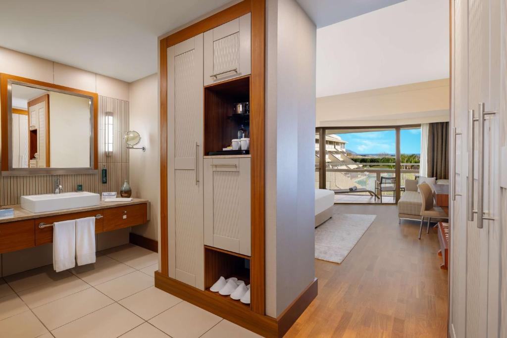 Hilton Dalaman Sarigerme Resort & Spa - King Guest Room With Pool Access And Sea View