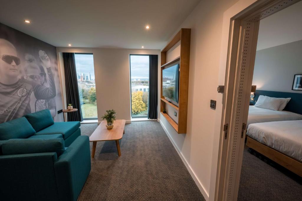 
Twin Room with Lounge
