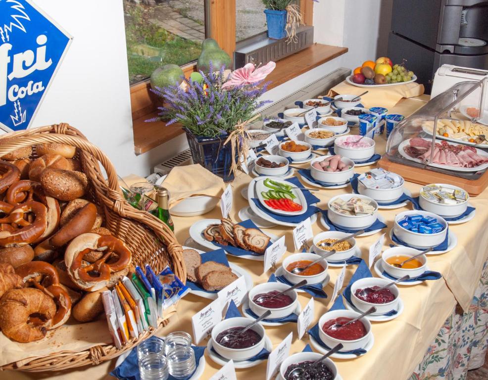 Jídlo v aparthotelu nebo okolí