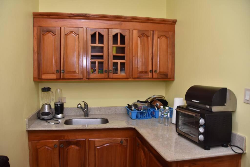 Kuchyň nebo kuchyňský kout v ubytování LW Guesthouse