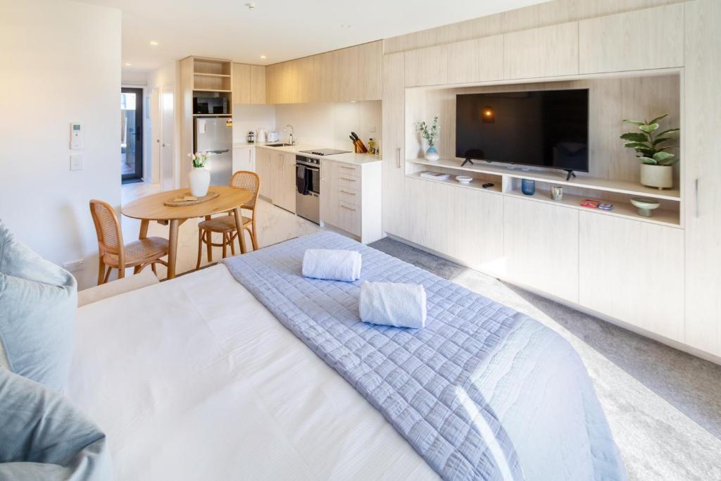 Downtown Delight: Studio at 8 Wilmer with Backyard - Resim 1