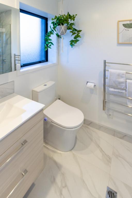 Downtown Delight: Studio at 8 Wilmer with Backyard - Resim 8
