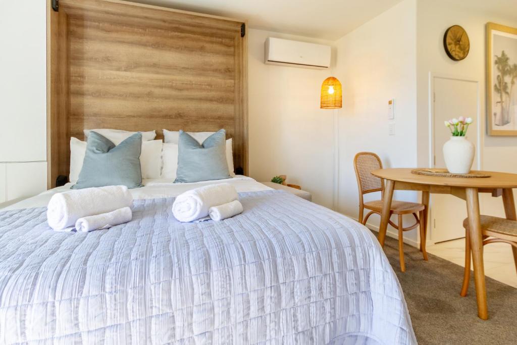 Downtown Delight: Studio at 8 Wilmer with Backyard - Resim 7