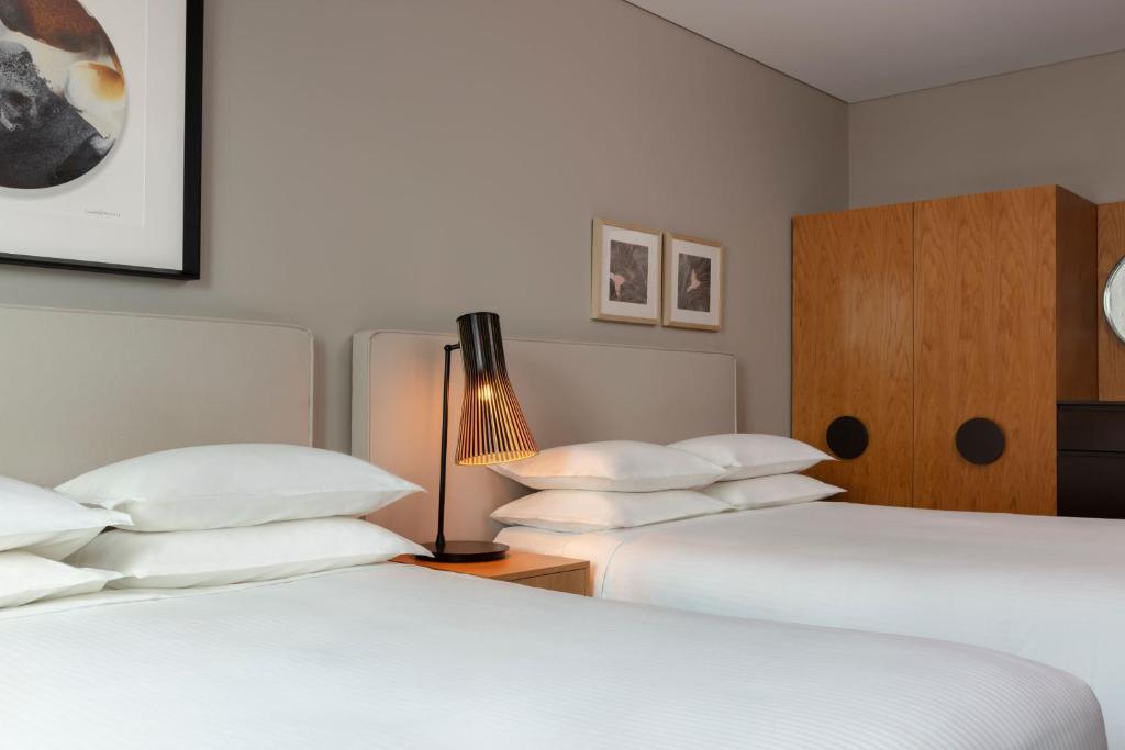 Four Points by Sheraton Sydney, Central Park - Resim 19