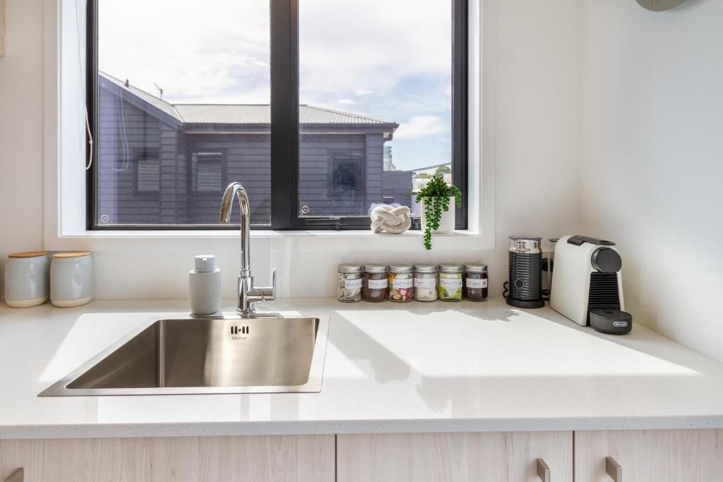 Upper Studio Perfection: 8 Wilmer St. Gem - Resim 8