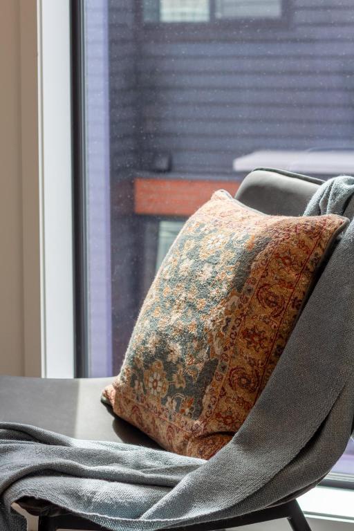 Upper Studio Perfection: 8 Wilmer St. Gem - Resim 12