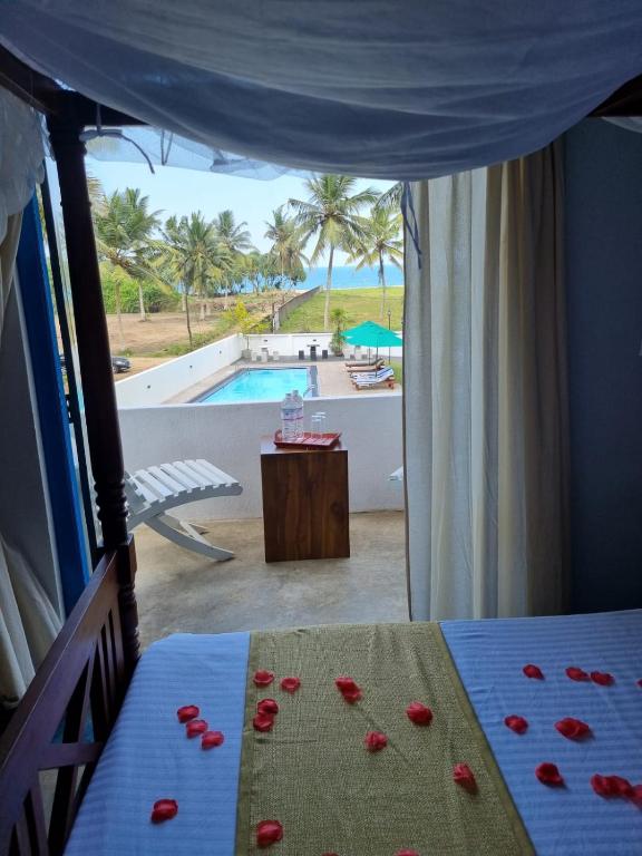 Bazén v ubytování Darshana Beach Hotel nebo v jeho okolí