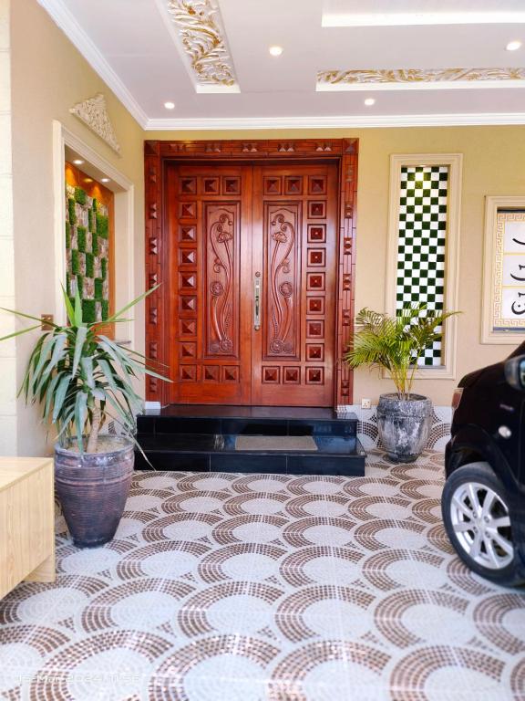House in Lahore - Villa Mit Drei Schlafzimmern