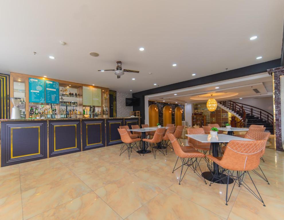 Khu vực lounge/bar tại TND Hotel