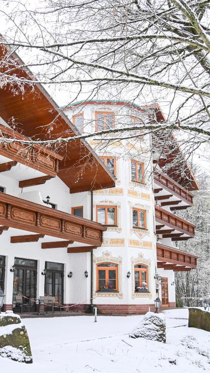 Hotel-Restaurant Kreuzberghof Tagungs- und Veranstaltungshotel v zimě