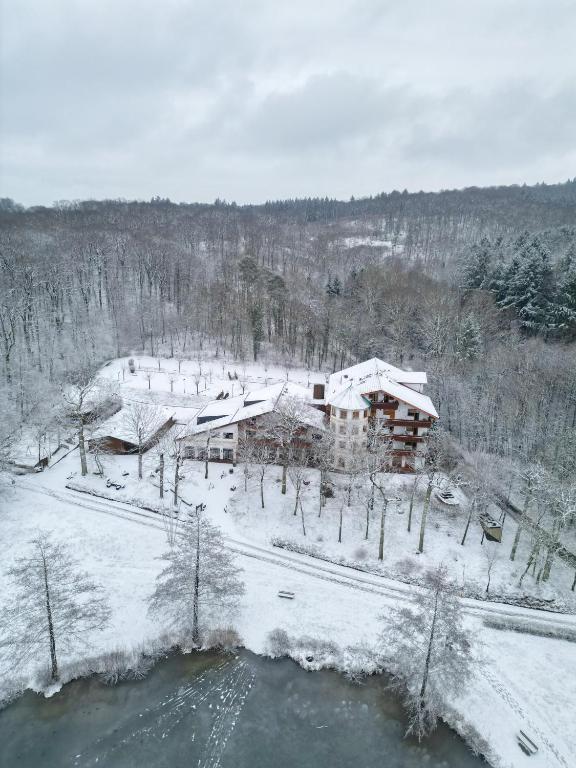 Hotel-Restaurant Kreuzberghof Tagungs- und Veranstaltungshotel v zimě