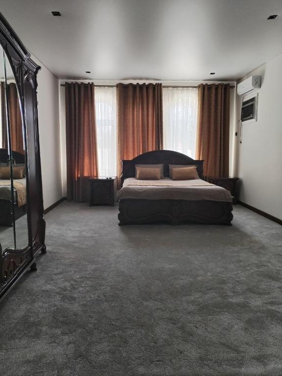 GUEST HOUSE 